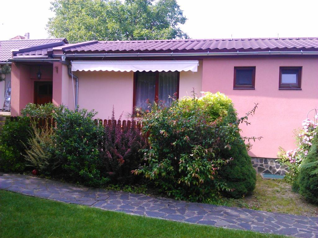 Bungalovy Natura Travnica Bilik gambar
